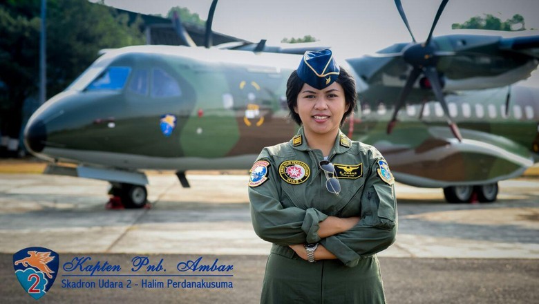 Mengenal Pilot Wanita TNI AU Kapten Ambar, Lembut di Rumah Tangguh di Udara Mengenal Pilot Wanita TNI AU Kapten Ambar, Lembut di Rumah Tangguh di Udara