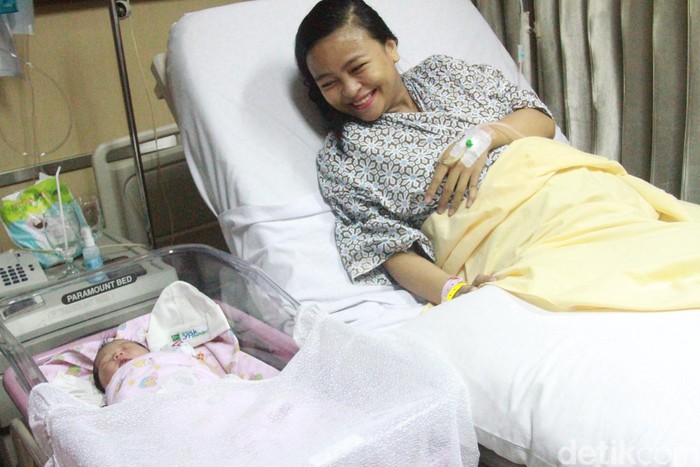 Ungkapan Bahagia Tantri Kotak setelah Jadi Ibu