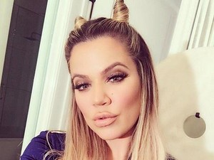 Cepol Dua Seperti Kuping Hello Kitty Jadi Tren Rambut di Coachella