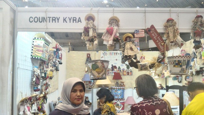 Mantan Atlet Basket Ini Sulap Kaleng Bekas Jadi Sumber Rupiah