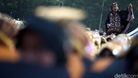 Tokoh tersebutlah yang menginspirasi dan terciptanya tarian Ratoeh Jaroe Aceh ini.