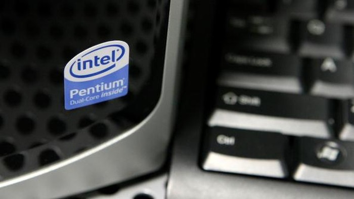 SAN FRANCISCO - JULY 15:  The Intel logo is seen on a desktop computer at a Best Buy store July 15, 2008 in San Francisco, California. Intel has reported a 25 percent increase in its second quarter earnings with net income of $1.6 billion or 28 cents per share compared to $1.28 billion, or 22 cents per share one year ago. (Photo by Justin Sullivan/Getty Images)