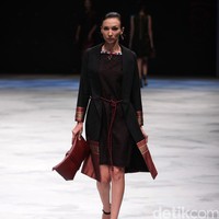 Rudy Chandra Warnatasku Indonesia Fashion Week 2016 at Jakarta Convention Center. Senayan. Jakarta. [Foto: Mohammad Abduh/Wolipop]