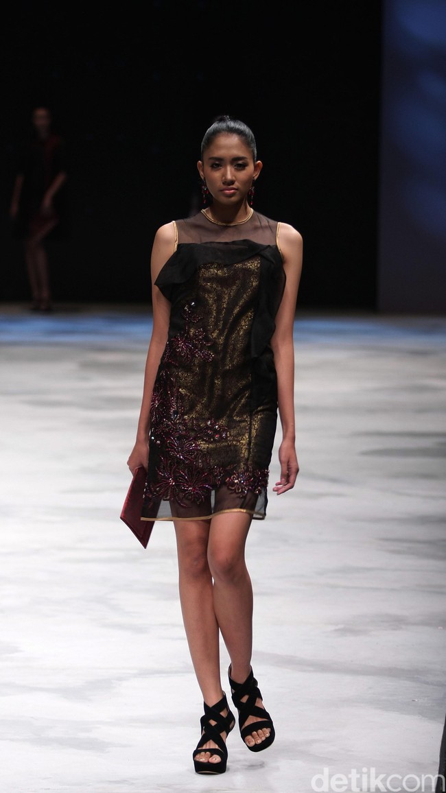 Rudy Chandra Warnatasku Indonesia Fashion Week 2016 at Jakarta Convention Center. Senayan. Jakarta. [Foto: Mohammad Abduh/Wolipop]