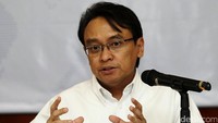 Kepala BPOM Roy Sparringa memberikan penjelasan soal hasil operasi Storm VII.
