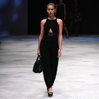 Rudy Chandra Warnatasku Indonesia Fashion Week 2016 at Jakarta Convention Center. Senayan. Jakarta. [Foto: Mohammad Abduh/Wolipop]