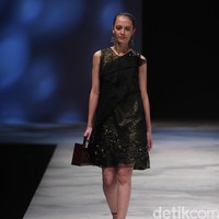 Rudy Chandra Warnatasku Indonesia Fashion Week 2016 at Jakarta Convention Center. Senayan. Jakarta. [Foto: Mohammad Abduh/Wolipop]