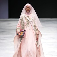 Jeny Tjahyawati. Indonesia Fashion Week 2016 at Jakarta Convention Center. Senayan. Jakarta. [Foto: Mohammad Abduh/Wolipop]