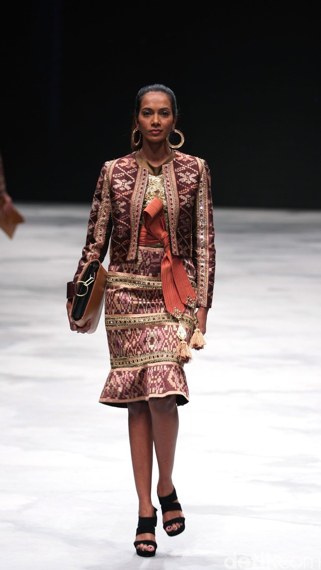 Defrico Audi. Indonesia Fashion Week 2016 at Jakarta Convention Center. Senayan. Jakarta. [Foto: Mohammad Abduh/Wolipop]