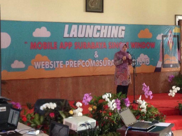 Risma Luncurkan Mobile App Surabaya Single Window