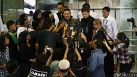 Anggota Badan Legislasi Daerah (Balegda) DPRD DKI M Sangaji alias Ongen mengaku dicecar penyidik KPK sekitar 25 pertanyaan. Ongen menyebut penyidik KPK menanyakan soal perannya di Balegda.