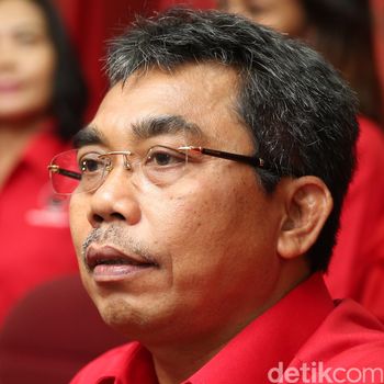 Gembong Warsono Wakil Ketua Bidang Pemenangan Pemilu DPD PDI Perjuangan DKI Jakarta Gembong Warsono di Kantor DPD PDIP Jakarta, Senin (25/4/2016).