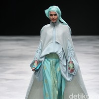 Jeny Tjahyawati. Indonesia Fashion Week 2016 at Jakarta Convention Center. Senayan. Jakarta. [Foto: Mohammad Abduh/Wolipop]