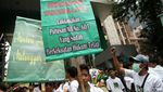 Massa PPP Geruduk Kemenkum HAM