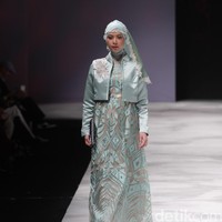 Ria Baraba. Indonesia Fashion Week 2016 at Jakarta Convention Center. Senayan. Jakarta. [Foto: Mohammad Abduh/Wolipop]