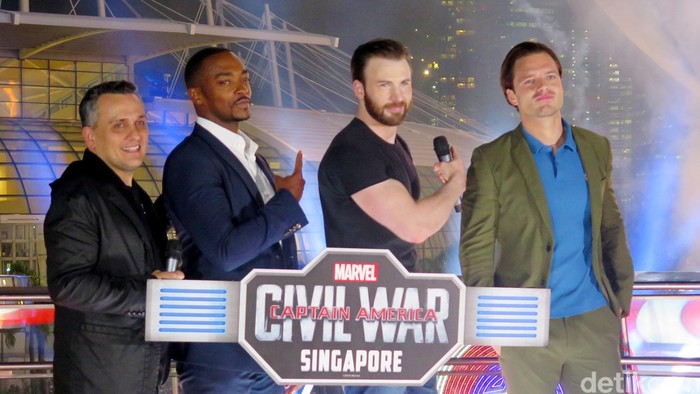 Pesta kembang api Tim Captain America di Singapura