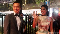 Dian Sastrowardoyo dan Nicholas Saputra menyapa penggemar. (Ist/KTB).