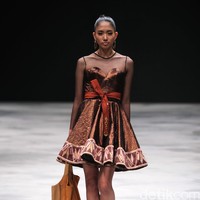 Defrico Audi. Indonesia Fashion Week 2016 at Jakarta Convention Center. Senayan. Jakarta. [Foto: Mohammad Abduh/Wolipop]