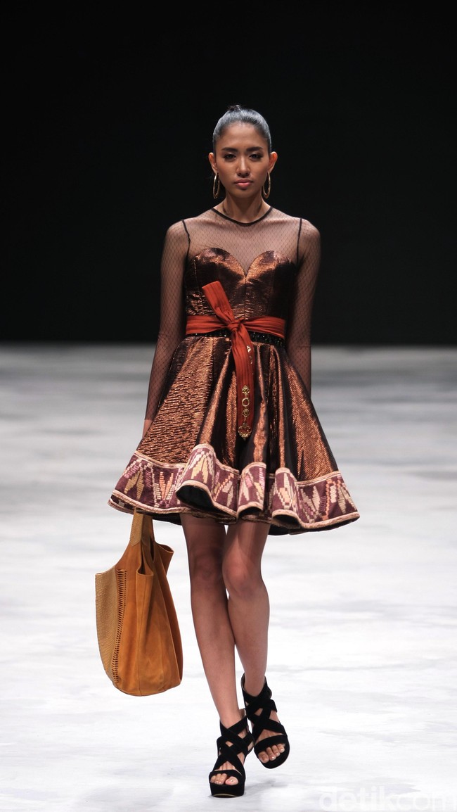 Defrico Audi. Indonesia Fashion Week 2016 at Jakarta Convention Center. Senayan. Jakarta. [Foto: Mohammad Abduh/Wolipop]