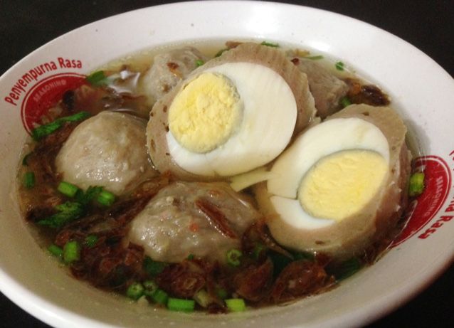 Bakso Bang Jambrong: Huah! Pedas Menyengat Bakso Rawit dengan Isian Komplit