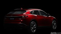 Mazda CX-4 ini ditawarkan dengan mesin bensin 2.000cc bertenaga 158 daya kuda dengan torsi 202 Nm. Selain itu, mesin 2.500cc bertenaga 192 daya kuda dan torsi 252 Nm juga ditawarkan. Foto: Mazda