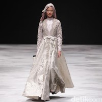 Ria Baraba. Indonesia Fashion Week 2016 at Jakarta Convention Center. Senayan. Jakarta. [Foto: Mohammad Abduh/Wolipop]