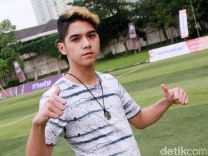 Al Ghazali Makin Mesra dengan Alyssa Daguise