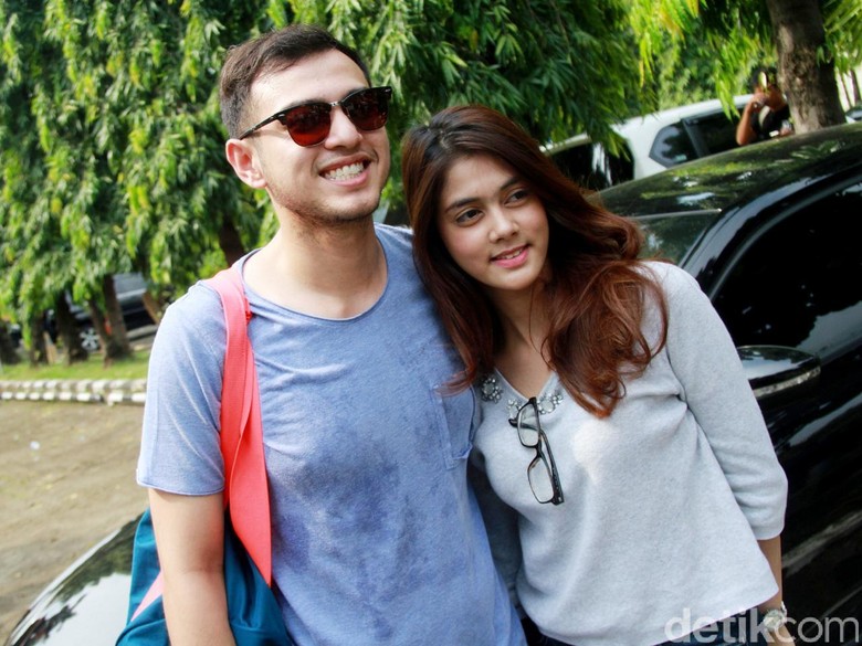 Sudah Siap Nikah, Rifky Balweel dan Biby Alraen Kunjungi Toko Cincin Sudah Siap Nikah, Rifky Balweel dan Biby Alraen Kunjungi Toko Cincin