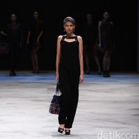 Rudy Chandra Warnatasku Indonesia Fashion Week 2016 at Jakarta Convention Center. Senayan. Jakarta. [Foto: Mohammad Abduh/Wolipop]