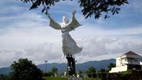 Patung ini terletak di Kawasan Perumahan Citraland Manado, tepatnya di Winangun Satu, Kecamatan Malalayang, Kota Manado. Dari monumen patung dengan ketinggian 50 meter serta kemiringan 20 derajat ini, pengunjung dapat melihat pemandangan yang indah Kota Manado, Pulau Manado Tua, Bunaken, dan Gunung Kablat. Muchus Budi/detikcom  