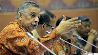 Dirut PLN Rapat Dengan Komisi VI