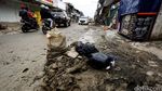 Banjir Sisakan Lumpur di Pondok Gede Permai