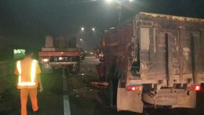 Dua Truk Tabrakan di Tol Veteran, Lalin Arah BSD Tersendat