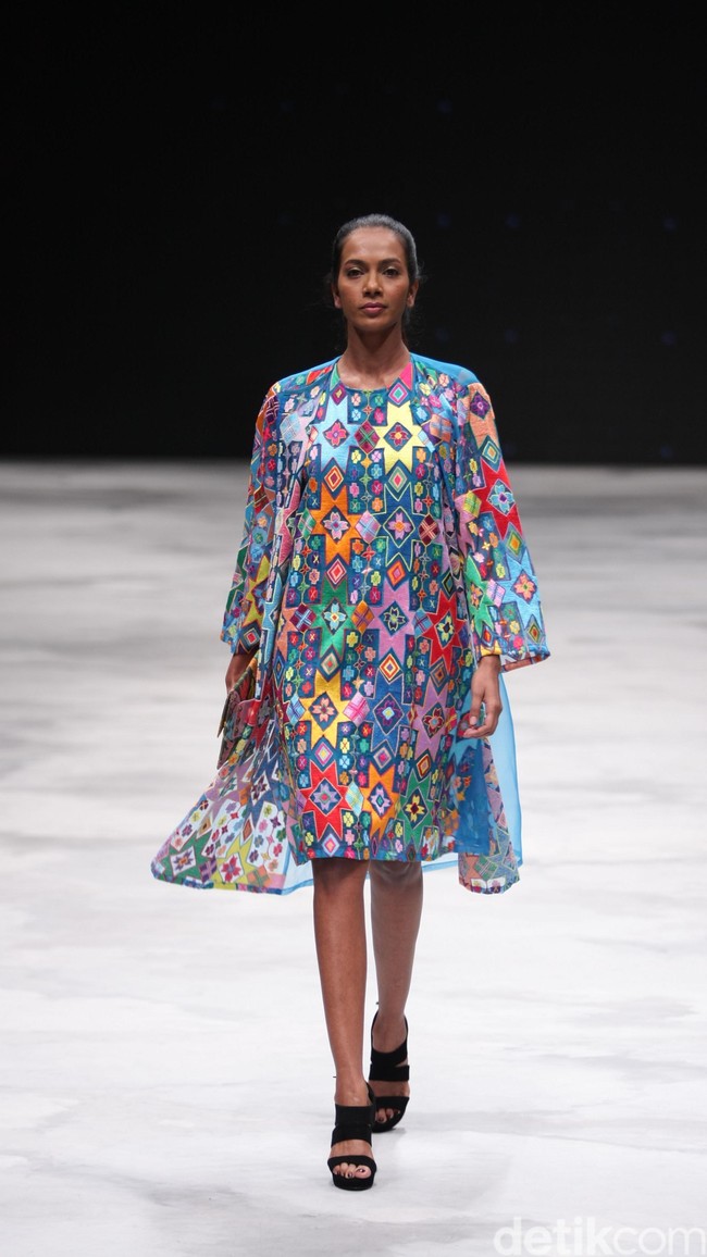 Nita Seno Adji. Indonesia Fashion Week 2016 at Jakarta Convention Center. Senayan. Jakarta. [Foto: Mohammad Abduh/Wolipop]