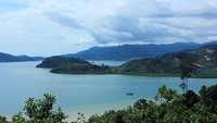 Kawasan Wisata Terpadu Mandeh di Kabupaten Pesisir Selatan sedang dikembangkan oleh pemerintah. Keindahannya pun disandingkan dengan Raja Ampat di Papua Barat (Randy/detikTravel)