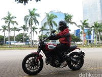 Menjajal Ducati Scrambler Icon Pertama di Indonesia