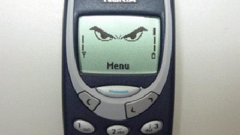 5. Ganti logo. Ganti logo atau gambar di ponsel jadul adalah keasyikan tersendiri. Bermacam gambar bisa dibeli melalui SMS premium penyedia layananannya yang biasa beriklan di tabloid ponsel. Foto: Istimewa