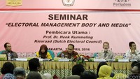 Seminar Electoral Management Body And Media digelar di gedung KPU, Jakarta, Selasa (26/4/2016). 