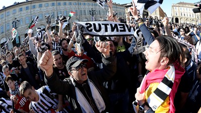 Fans Juventus Rayakan Gelar Juara Serie A