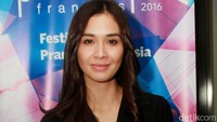 Marsha tampil simple dibalut dress hitam. Pool/Gus Mun/detikFoto.