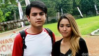 Rizky dan Adzana saat ditemui di kawasan Simprug, Jakarta Selatan, Senin (25/4/2016). Pool/Gus Mun/detikFoto.