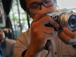 Tampang Jadul Olympus Pen-F