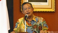 Darmin Nasution memberikan sambutan.