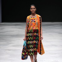 Nita Seno Adji. Indonesia Fashion Week 2016 at Jakarta Convention Center. Senayan. Jakarta. [Foto: Mohammad Abduh/Wolipop]