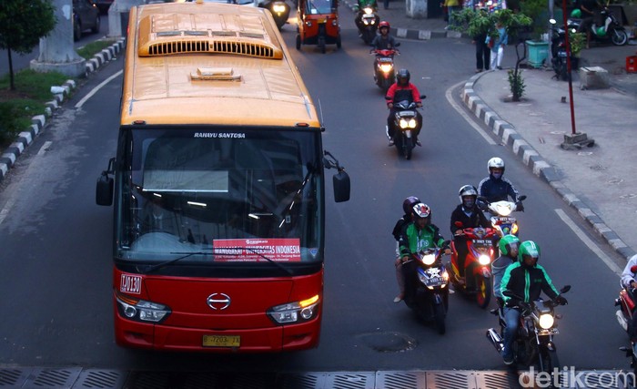 Naik TransJ Gratis, PNS DKI dan Penghuni Rusunawa Wajib Gunakan JakCard Combo