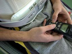 Kebiasaan Unik Pengguna Ponsel Jadul