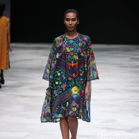 Nita Seno Adji. Indonesia Fashion Week 2016 at Jakarta Convention Center. Senayan. Jakarta. [Foto: Mohammad Abduh/Wolipop]