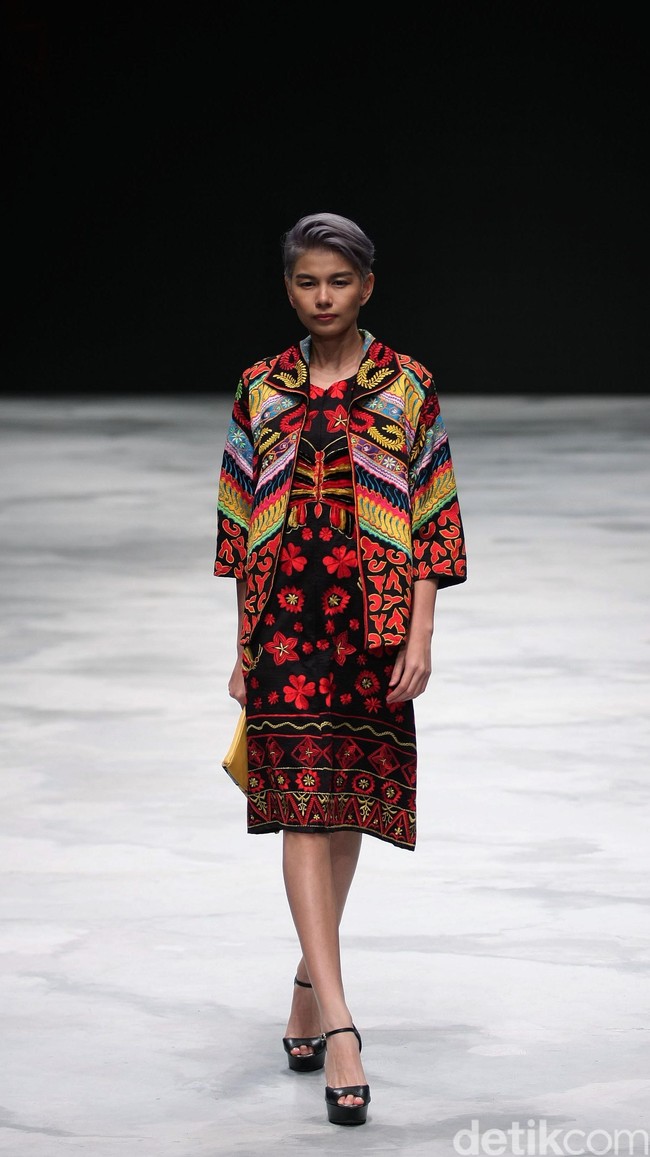 Nita Seno Adji. Indonesia Fashion Week 2016 at Jakarta Convention Center. Senayan. Jakarta. [Foto: Mohammad Abduh/Wolipop]