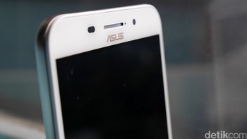Sedangkan memori internalnya 16 GB, dilengkapi slot micro SD yang bisa mendukung hingga kapasitas 128 GB. Foto: detikINET - Anggoro Suryo Jati