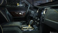 Kabarnya interior IAT Kalman ini mirip dengan Ford F-150 model 2014. Tapi, IAT berhasil menyesuaikannya dengan aksen emas di dalam kabinnya. Interior mewahnya dibalut dengan kulit hitam dan Alcantara. Dan ada aksen kayu yang menambah kesan mewah pada SUV ini.
